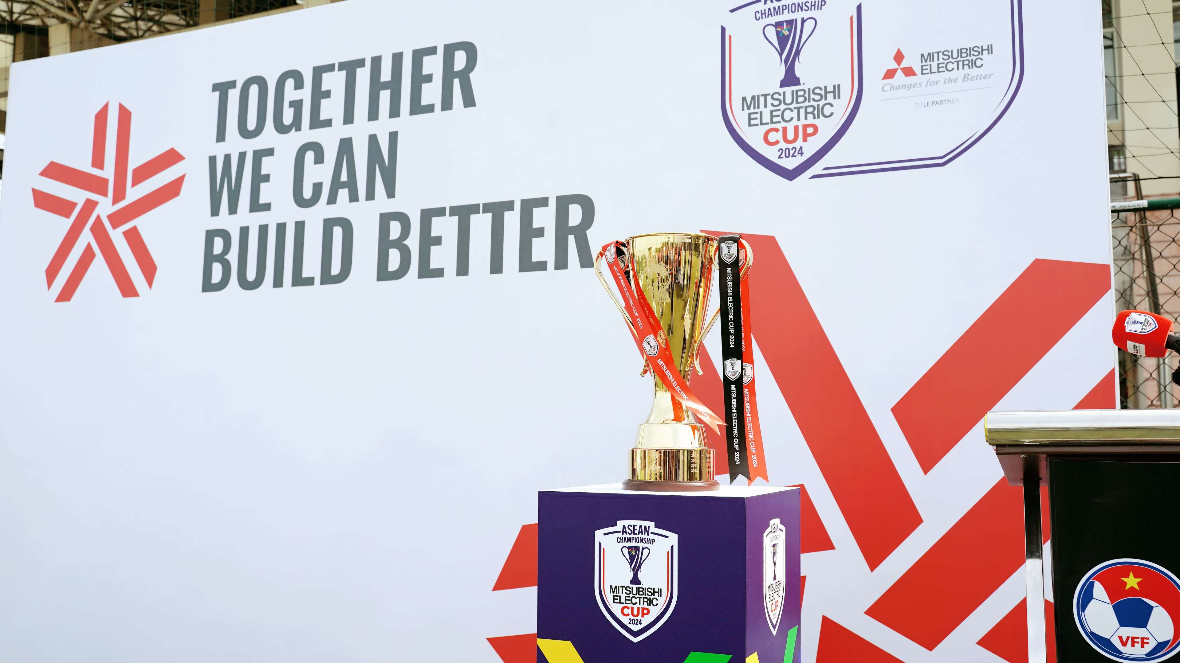 席让教练组 席让教练组