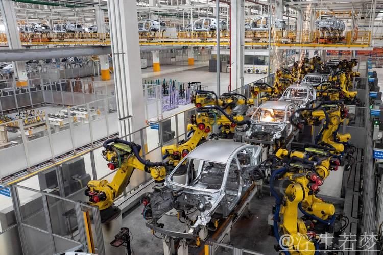 工业互联网赋能汽车新工厂——数智化干出精细活(新春走基层·探访新质生产力) 工业互联网赋能汽车新工厂——数智化干出精细活(新春走基层·探访新质生产力)