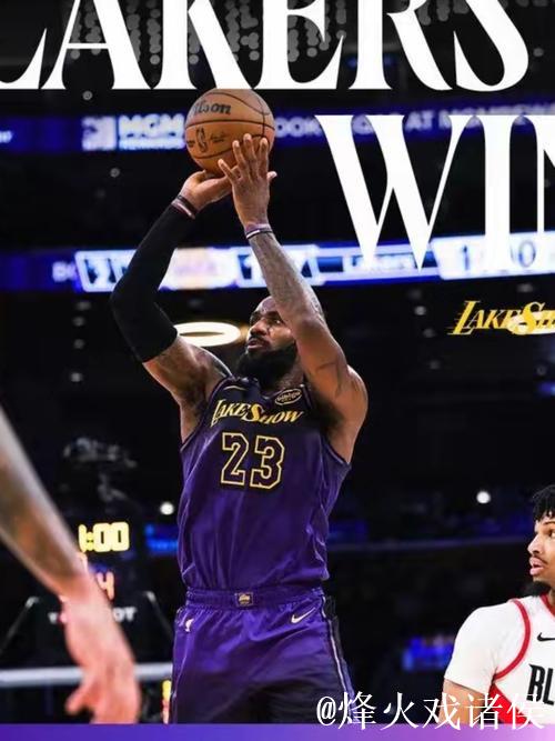 詹姆斯22+9关键7分定胜局 湖人击败热火终结连败
